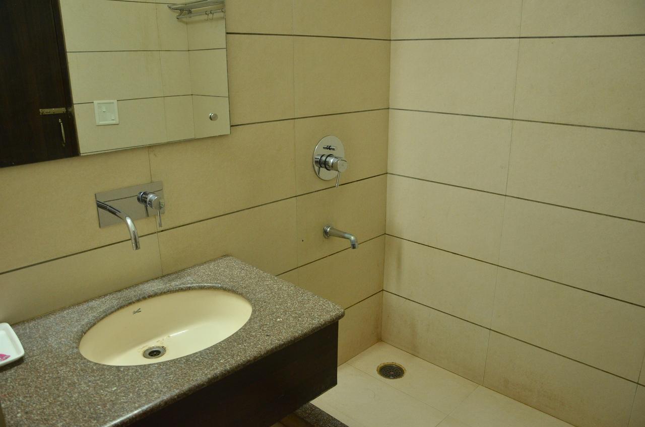 Hotel Milan Palace Amritsar Buitenkant foto
